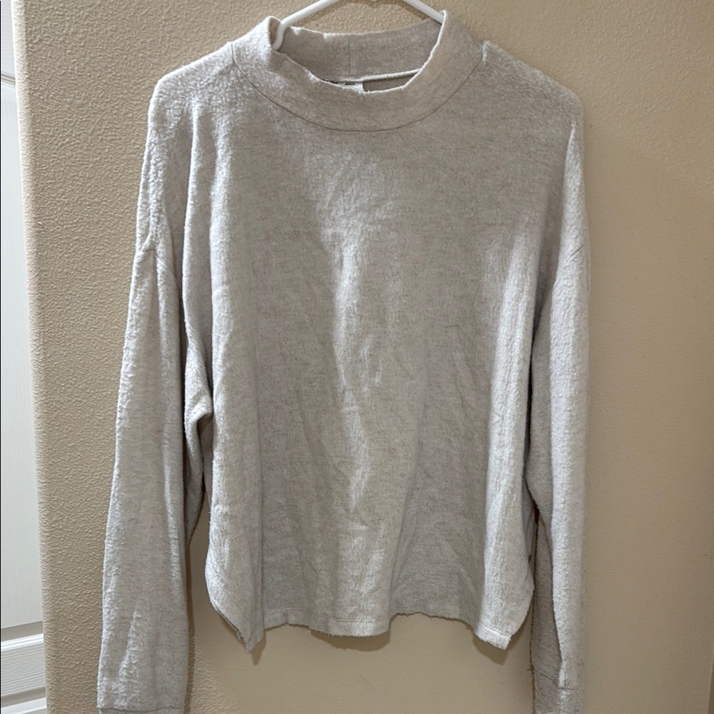 Abound Gray Boxy Long Sleeve Sweatshirt